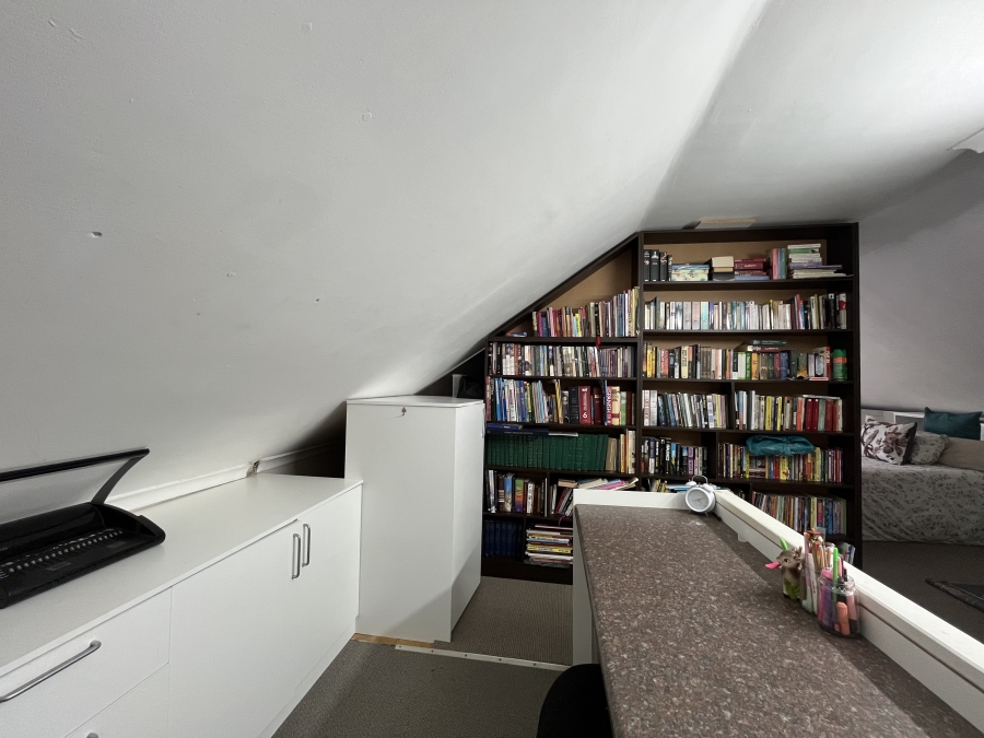 6 Bedroom Property for Sale in Zevendal Western Cape